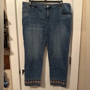 Chico’s Straight Leg Embroidered Jeans. 20R.